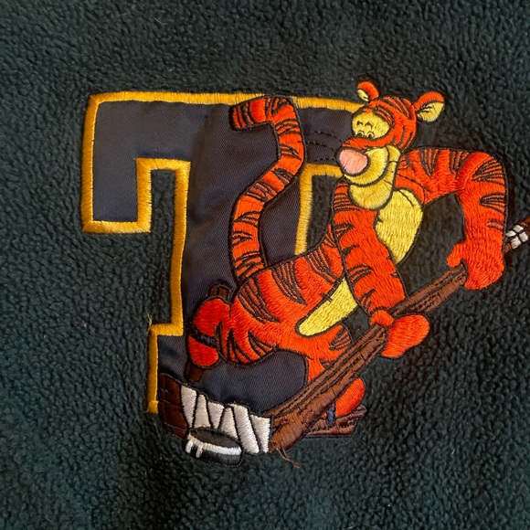 VINTAGE Y2K Disney Tigger Hockey Embroidered Pullover Sweatshirt Size 7/8 - Picture 3 of 4
